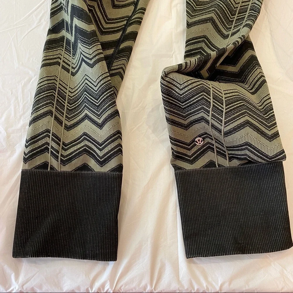 Lululemon Ebb to Street Leggings Black Chevron Heathered Fatigue Green‎ size 6
